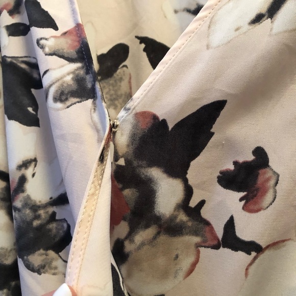 Floral Romper - Picture 4 of 7